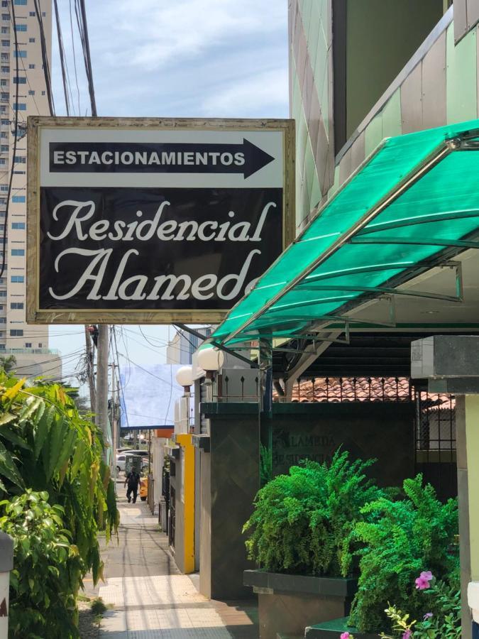 Residencial Alameda Hotell Panama City Exteriör bild